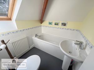 Bathroom/WC- click for photo gallery